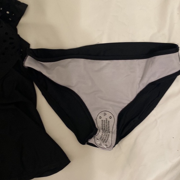 New! Women’s Elegant Black Tankini Swim Suit-Off shoulder top & bikini bottom. - Picture 4 of 4